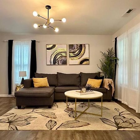 Cozy And Luxury Home 롤리 외부 사진