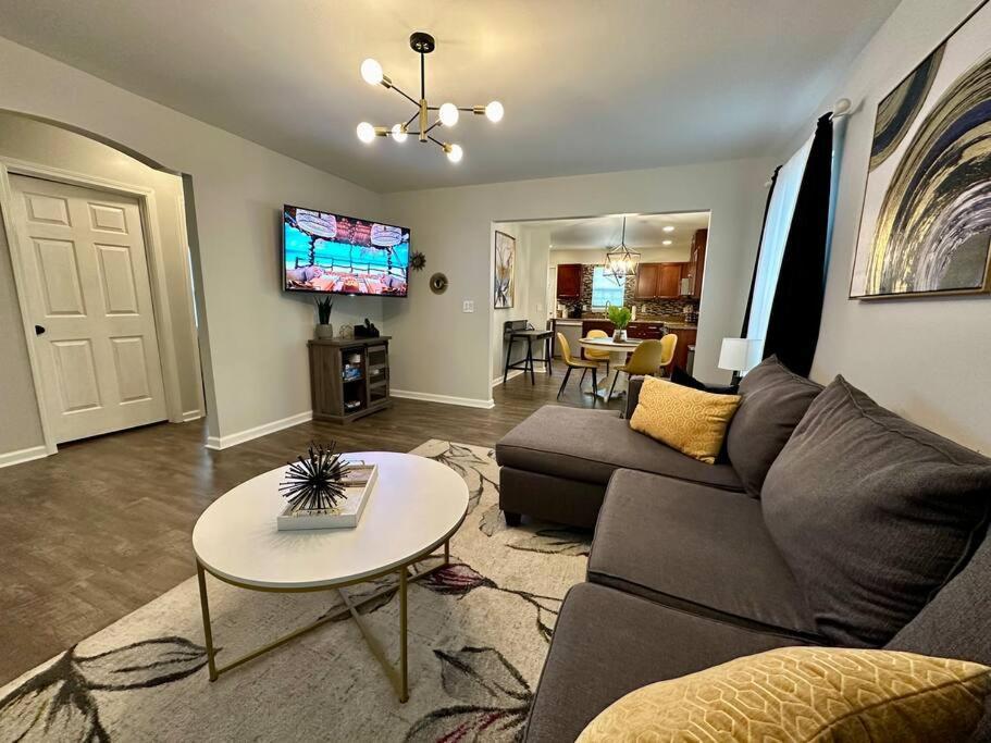 Cozy And Luxury Home 롤리 외부 사진